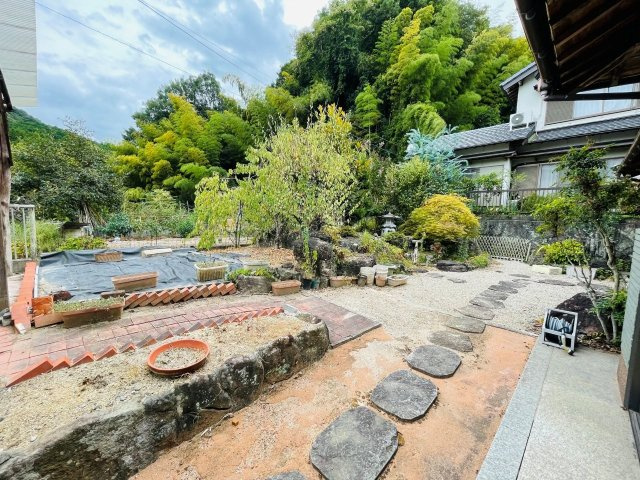 豊田市近岡町の庭