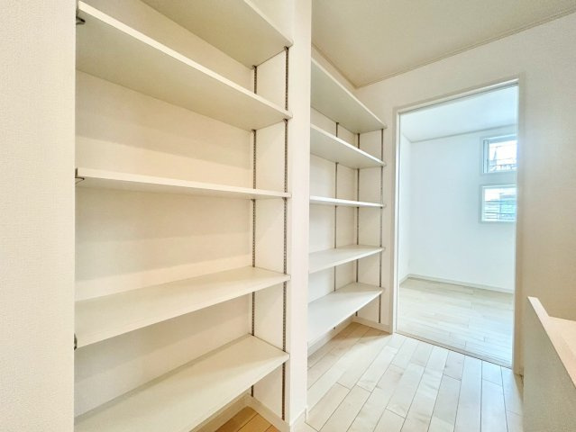 北区赤羽北3丁目　新築戸建　残2棟の収納|2号棟現地写真（2025.09.08撮影）

ご内見希望・資料請求などお気軽にお問い合わせ下さい！
03-5990-5201