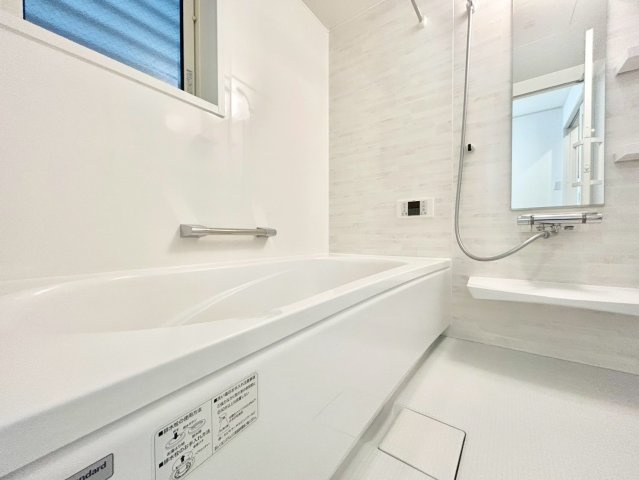 北区赤羽北3丁目　新築戸建　残2棟の浴室|2号棟現地写真（2025.09.08撮影）

ご内見希望・資料請求などお気軽にお問い合わせ下さい！
03-5990-5201