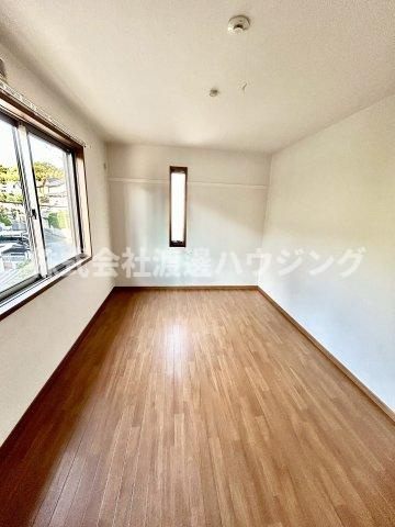 東豊中町3丁目一戸建の洋室