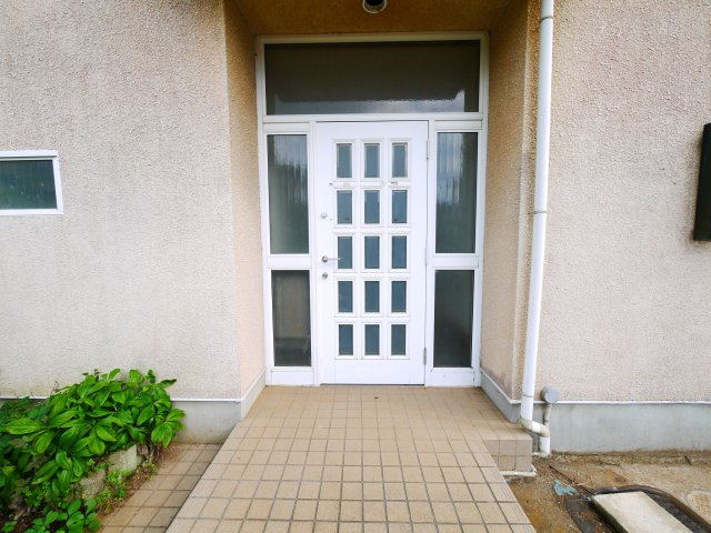 八街市山田台　中古戸建の玄関|敷地約110坪駐車車種により多数台可能  3LDK 菜園やドックランが可能ですコンテナハウス付き