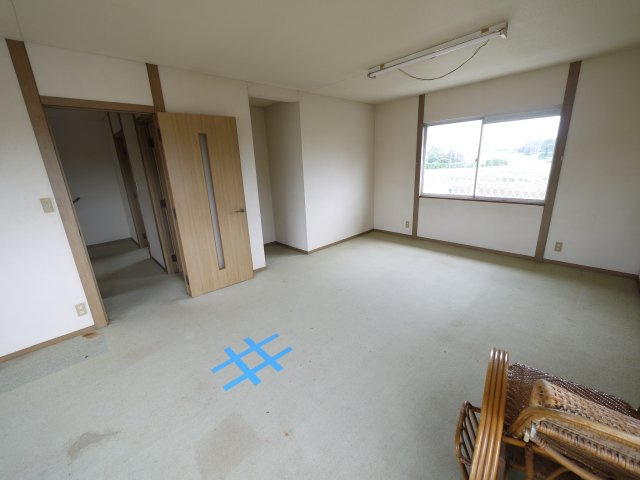 八街市山田台　中古戸建の洋室|敷地約110坪駐車車種により多数台可能  3LDK 菜園やドックランが可能ですコンテナハウス付き