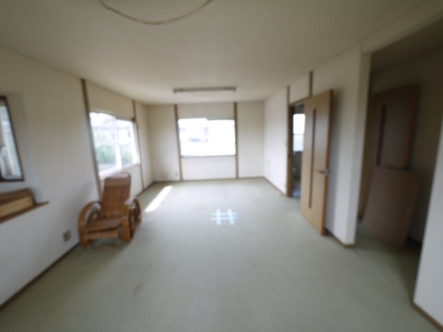 八街市山田台　中古戸建の洋室|敷地約110坪駐車車種により多数台可能  3LDK 菜園やドックランが可能ですコンテナハウス付き