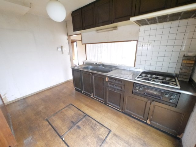 八街市山田台　中古戸建のキッチン|敷地約110坪駐車車種により多数台可能  3LDK 菜園やドックランが可能ですコンテナハウス付き