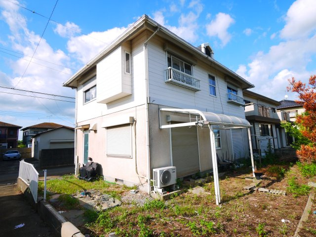 八街市山田台　中古戸建の外観|敷地約110坪駐車車種により多数台可能  3LDK 菜園やドックランが可能ですコンテナハウス付き