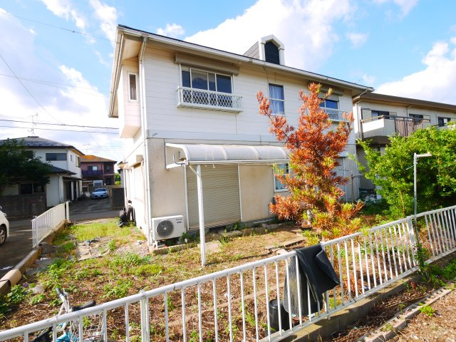 八街市山田台　中古戸建の庭|敷地約110坪駐車車種により多数台可能  3LDK 菜園やドックランが可能ですコンテナハウス付き