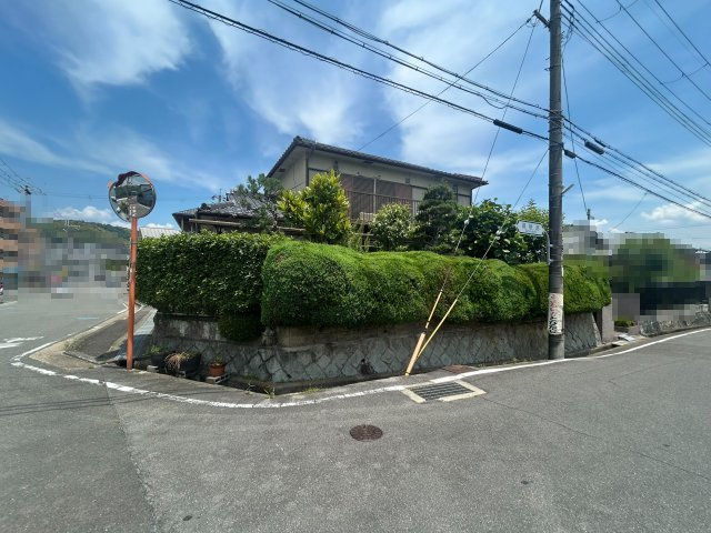 【価格改定】長岡京市高台2丁目の外観|南西角地で日当たり通風良好！
開放感たっぷりです◎