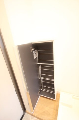 【収納】 | アート・フル中野島 | ※同建物ほかのお部屋の写真です。