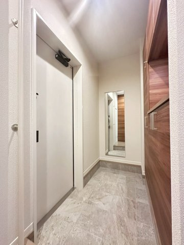 シャーメゾンステージ茨木春日の玄関