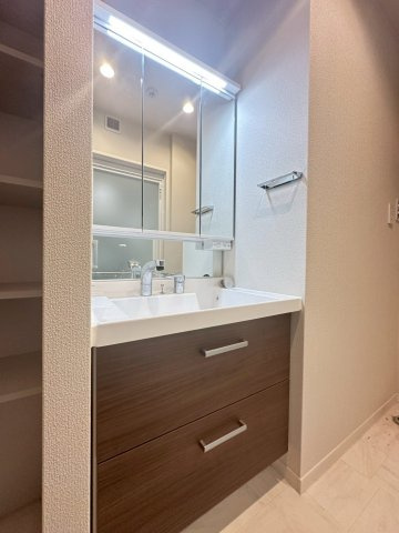 シャーメゾンステージ茨木春日の洗面所