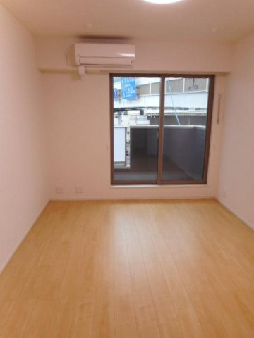 ＬＡＣＲＡＳの内装|きれいな内装です