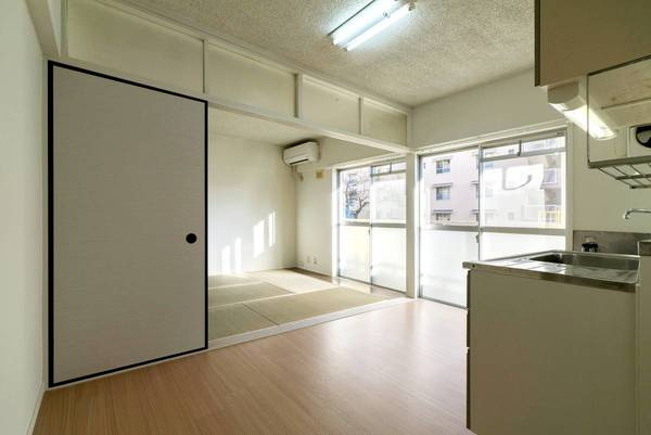 ビレッジハウス井口2号棟の居間・リビング|ビレッジハウスの同一物件・同一タイプの間取りの写真です