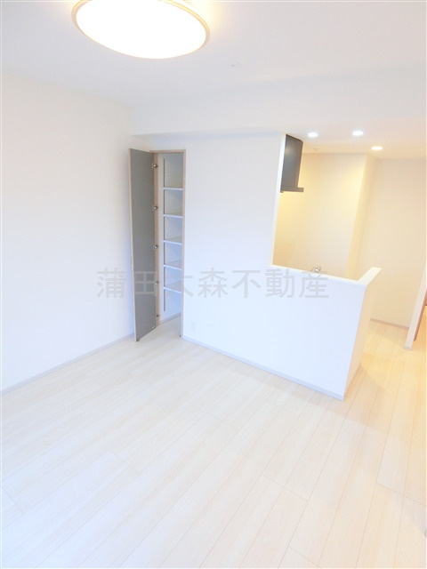 S-RESIDENCE大森bresaの収納|LDK10.6帖　リビングダイニングキッチン