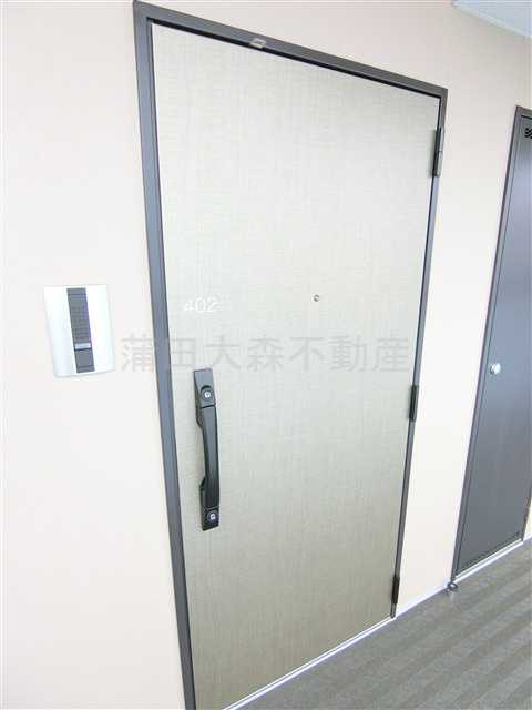 S-RESIDENCE大森bresaの玄関