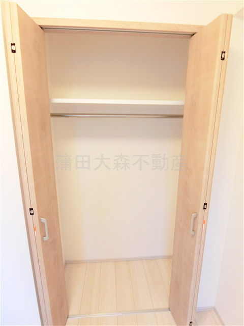 S-RESIDENCE大森bresaの収納|洋室4帖の収納　クローゼット