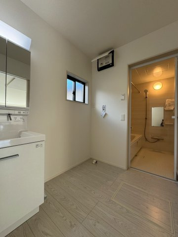 Adoble+ーアドブル＋小倉南区湯川新町4丁目5期　【小倉南区　新築戸建て】の脱衣所|ちょうどいい広さの洗面脱衣室♪　【小倉南区　新築戸建て】