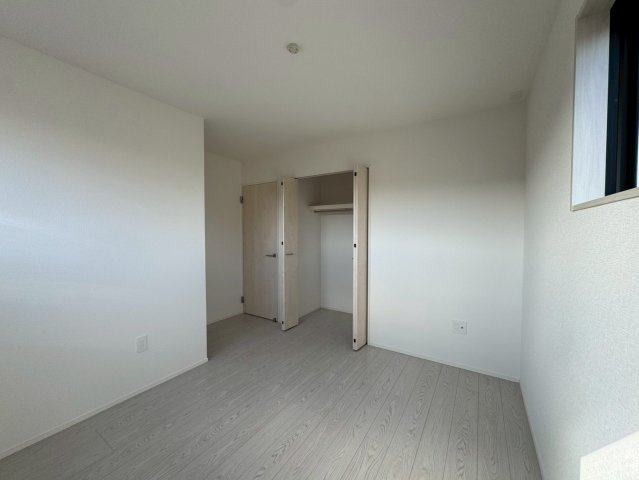 Adoble+ーアドブル＋小倉南区湯川新町4丁目5期　【小倉南区　新築戸建て】の洋室|2階6帖洋室はクローゼット完備♪　【小倉南区　新築戸建て】