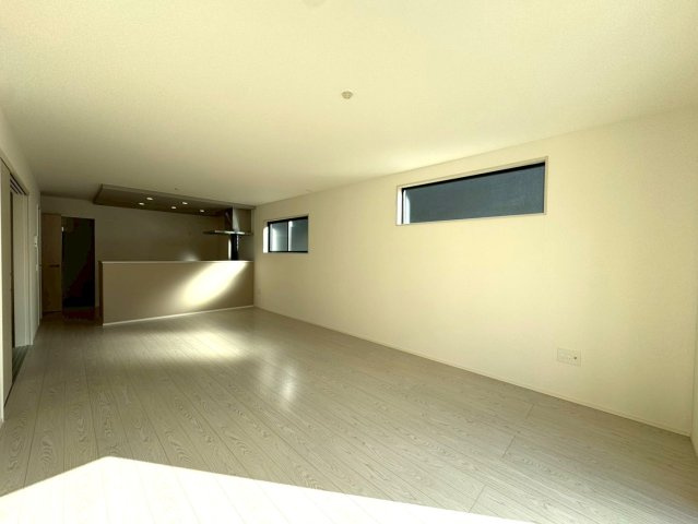 Adoble+ーアドブル＋小倉南区湯川新町4丁目5期　【小倉南区　新築戸建て】の居間・リビング|20帖の広々リビング♪【小倉南区　新築戸建て】