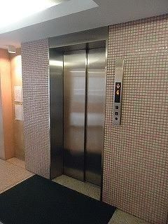パークノヴァ神宮前のロビー