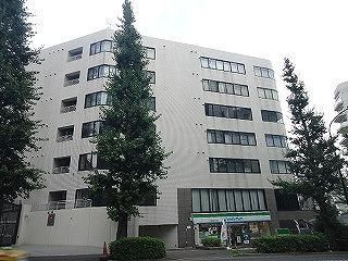 パークノヴァ神宮前のロビー