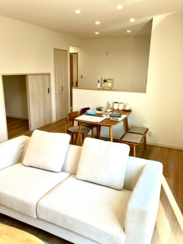 ルミナスガーデン飯山町２号地の居間・リビング