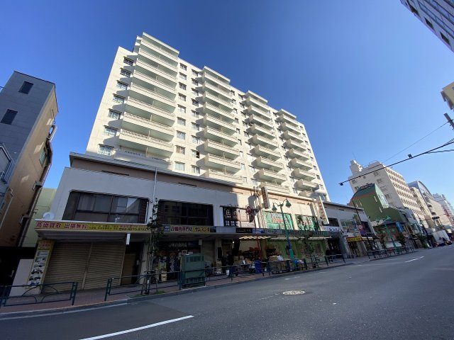 新宿スカイプラザの外観