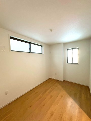 ◆２階リビングでゆったり１６帖の４ＬＤＫ◆周辺環境充実◆西野大鳥井町２期の洋室|洋室