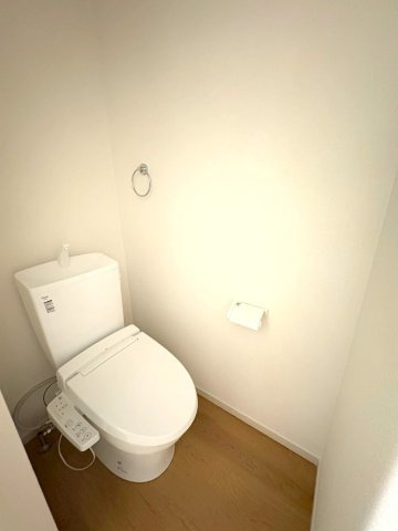 ◆２階リビングでゆったり１６帖の４ＬＤＫ◆周辺環境充実◆西野大鳥井町２期のトイレ|１Fトイレ