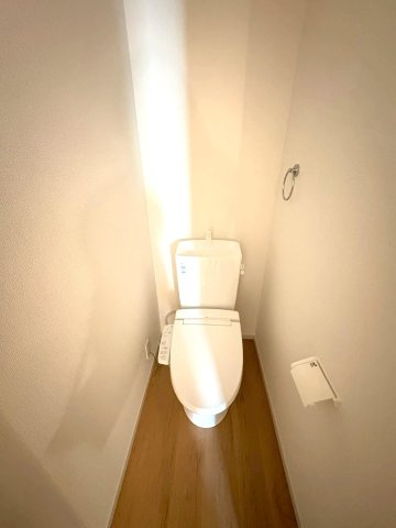 ◆２階リビングでゆったり１６帖の４ＬＤＫ◆周辺環境充実◆西野大鳥井町２期のトイレ|２Fトイレ