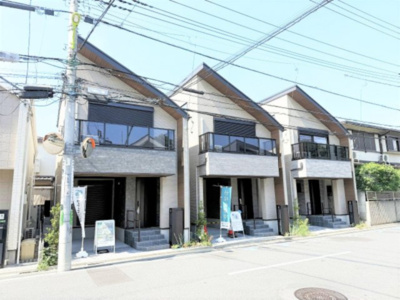 【外観】 | 【仲介手数料３９０万円が無料！！】■豪徳寺駅１０分 ■宮の坂駅２分 ■リビングの天井は吹抜け！  | 【仲介手数料３９０万円が無料！】
右から
Ａ号棟　終了
Ｂ号棟　１１，８８０万円
Ｃ号棟　１１，８８０万円
■豪徳寺駅１０分
■宮の坂駅２分
■リビングの天井は吹抜け！
■耐震性能が最高等級
