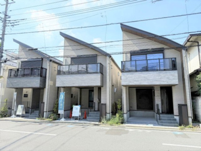 【外観】 | 【仲介手数料３９０万円が無料！！】■豪徳寺駅１０分 ■宮の坂駅２分 ■リビングの天井は吹抜け！  | 【仲介手数料３９０万円が無料！】
右から
Ａ号棟　終了
Ｂ号棟　１１，８８０万円
Ｃ号棟　１１，８８０万円
■豪徳寺駅１０分
■宮の坂駅２分
■リビングの天井は吹抜け！
■耐震性能が最高等級
