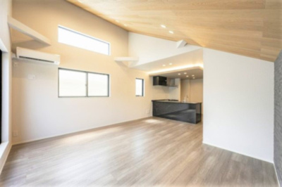 【居間・リビング】 | 【仲介手数料３９０万円が無料！！】■豪徳寺駅１０分 ■宮の坂駅２分 ■リビングの天井は吹抜け！  | 【仲介手数料３９０万円が無料！】
Ａ号棟　終了
Ｂ号棟　１１，８８０万円
Ｃ号棟　１１，８８０万円
■豪徳寺駅１０分
■宮の坂駅２分
■リビングの天井は吹抜け
■耐震性能が最高等級
■省エネ性能ラベル