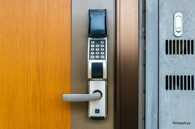 BRICK HOUSEのエントランス|デジタルキーロック
