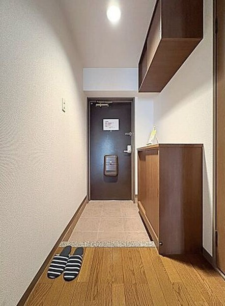 ファミーユすなごＡの玄関