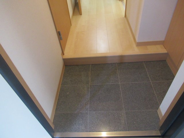 ESレジデンスの玄関