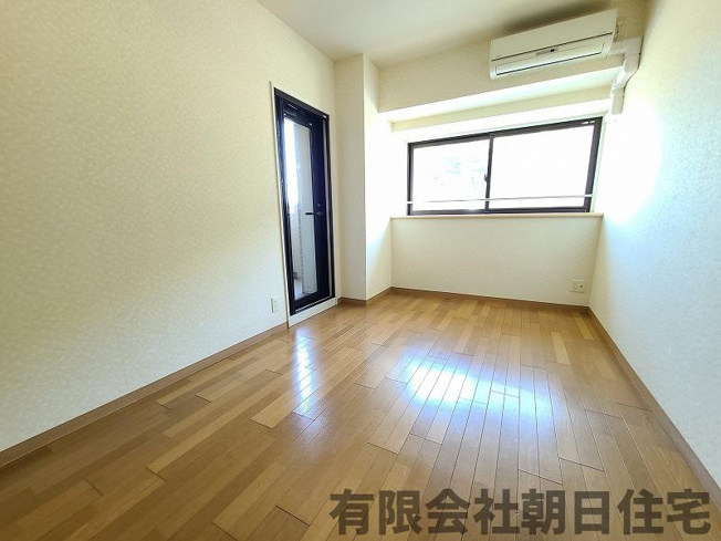 【洋室】 | サンシティ嫁ヶ島 | 落ち着いた色調の洋室です