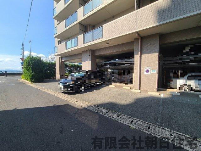【駐車場】 | サンシティ嫁ヶ島 | 駐車場があるので、車を買う予定の方も安心です