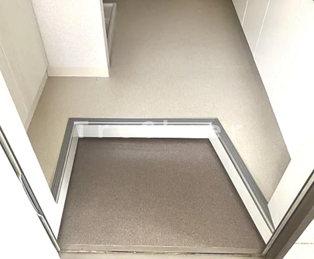 ハイライズの玄関