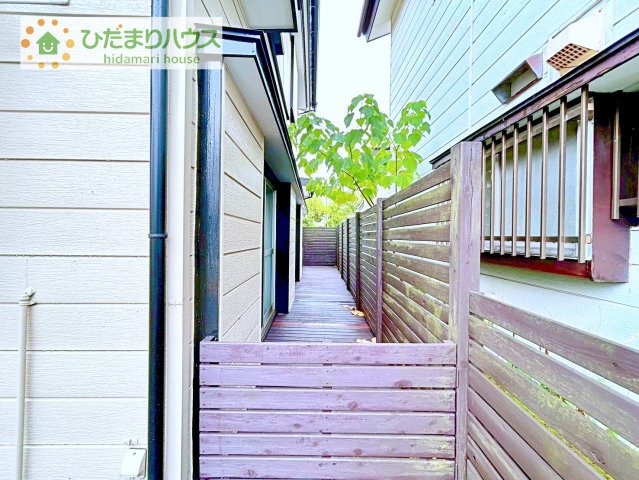 【バルコニー】 | 取手市椚木　中古戸建　 | ペットを離しても安心して遊ばせられます。