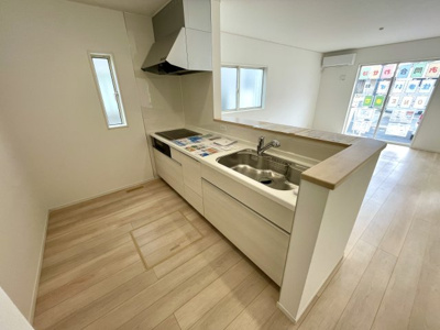 【キッチン】 | 【新築分譲住宅　～クレイドルガーデン～】 山形市あかねヶ丘　第4　☆全3棟☆ | 【Counter Kitchen】
お料理を効率的に、楽しく。ママの毎日のお料理を効率的にしてくれる動線は「１分でも家事の時間を短縮したい」という思いを叶えてくれます(*^-^*)