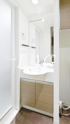 【洗面所】 | ARTESSIMO CARO | 独立洗面台です。