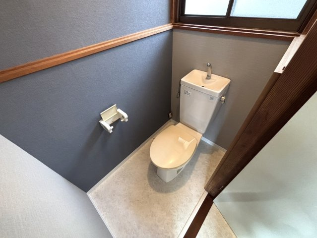 中野4丁目戸建のトイレ