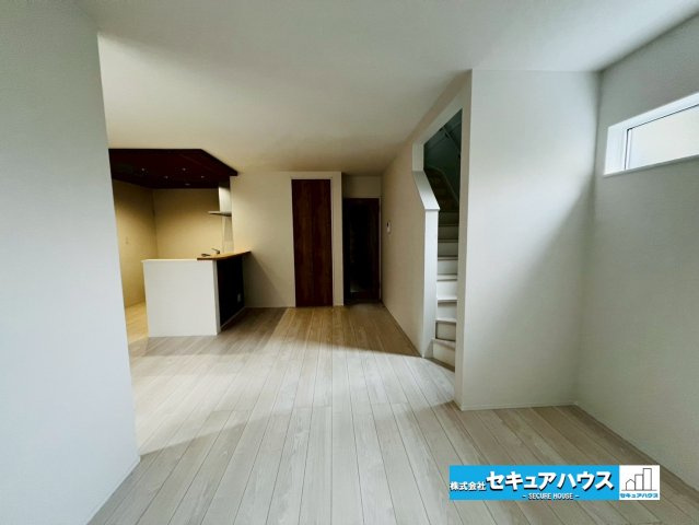 【今からご案内可能】東海市荒尾町細高根　全2棟の居間・リビング|【LDK】
◆家族揃ってリビングで過ごすお休みの日が、楽しみになる場所となることでしょう。
