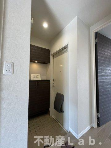 ヴィラウィステリア南高江の玄関