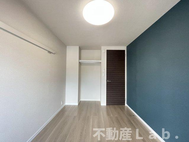 ヴィラウィステリア南高江の洋室