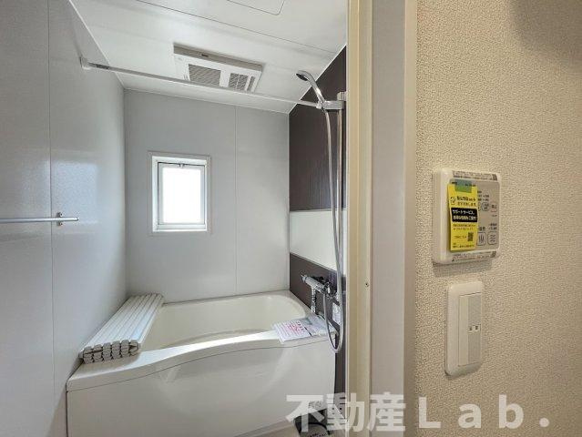 ヴィラウィステリア南高江の浴室