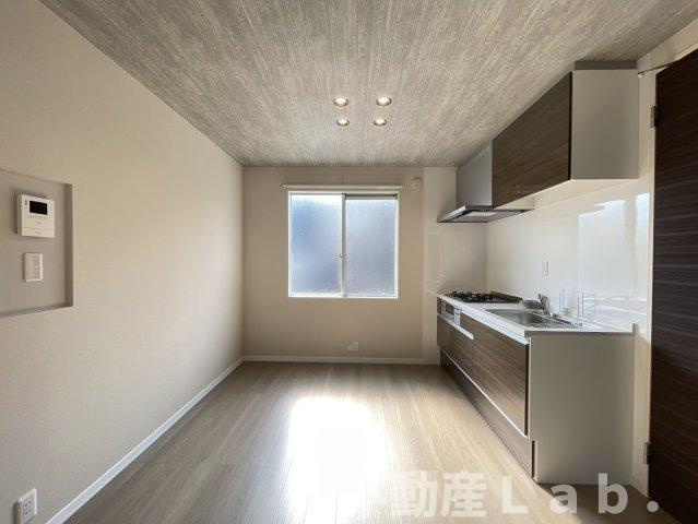 ヴィラウィステリア南高江の居間・リビング