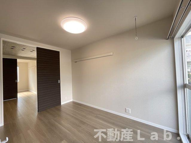 ヴィラウィステリア南高江の洋室