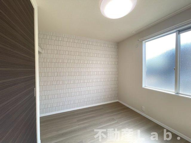 ヴィラウィステリア南高江の洋室