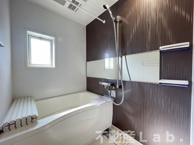 ヴィラウィステリア南高江の浴室